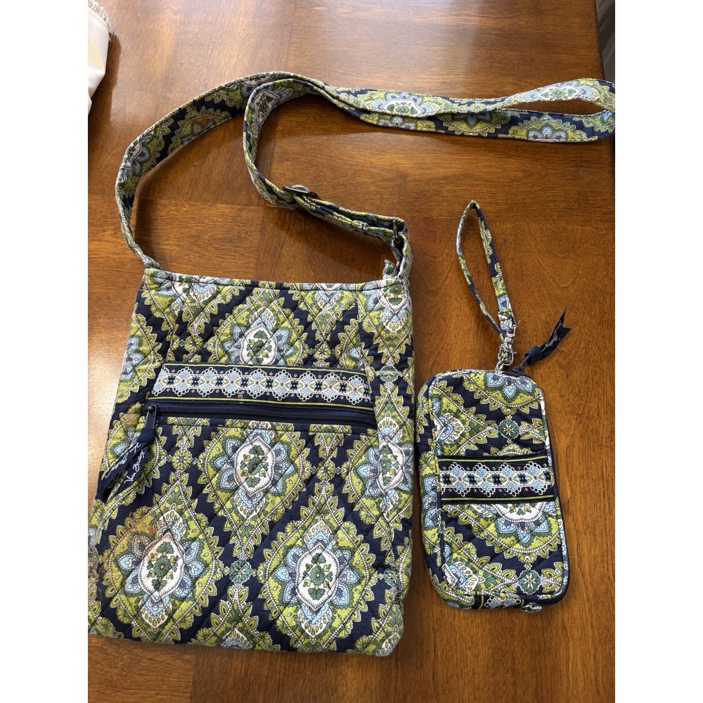 Vera Bradley Women's Zipper Tote And Matching‎ Wristlet Cambridge